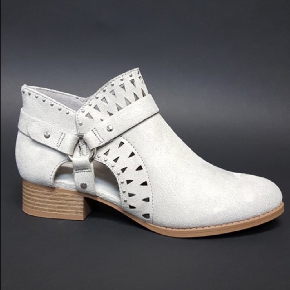 🍃Hello Fall🍃Light Grey Ankle Booties - Picture 2 of 7